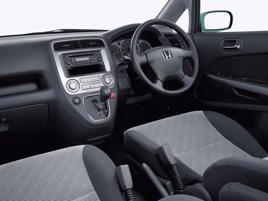  Honda Stream 2000 года  (UK) (фото 6 из 7)